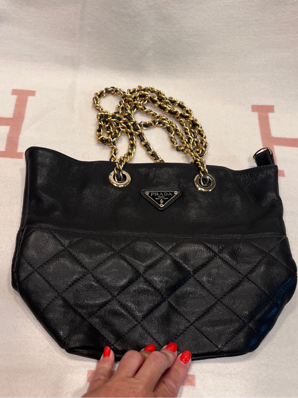 Prada⭐️⭐️RARE FIND! Gold chain Quilted Leather Chain Shoulder Bag!